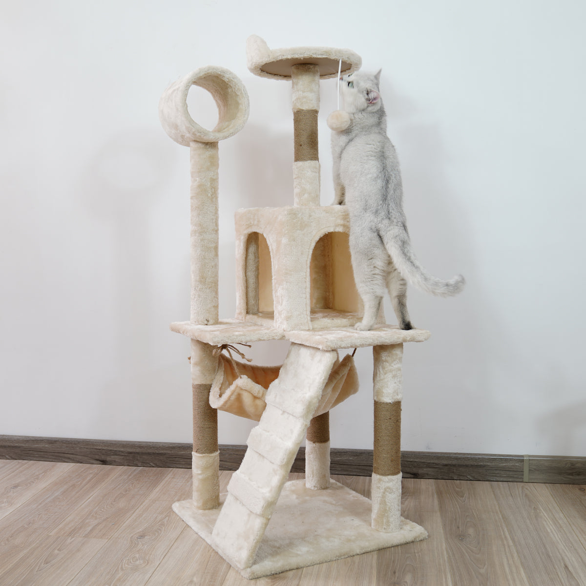 NNEDPE 135cm Cat Tree Scratching Post - Beige